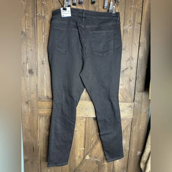 NWT•Old Navy•black distressed•rockstar
Skinny•high rise•size 16 - Picture 2 of 9